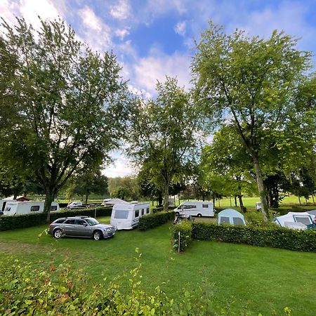Camping Les Portes Du Perche Mamers Esterno foto