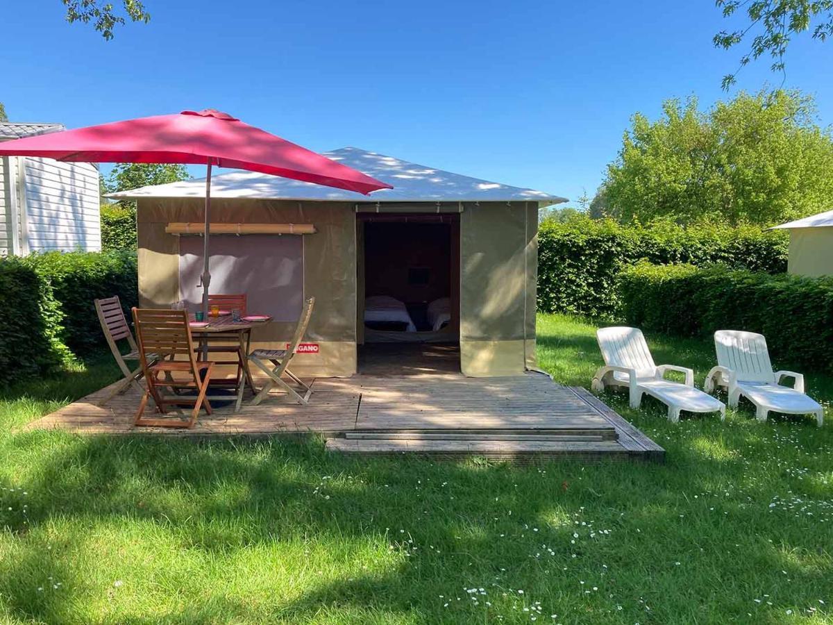Camping Les Portes Du Perche Mamers Esterno foto