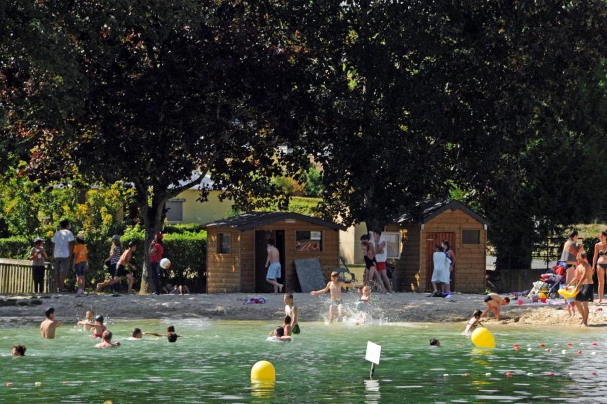 Camping Les Portes Du Perche Mamers Esterno foto