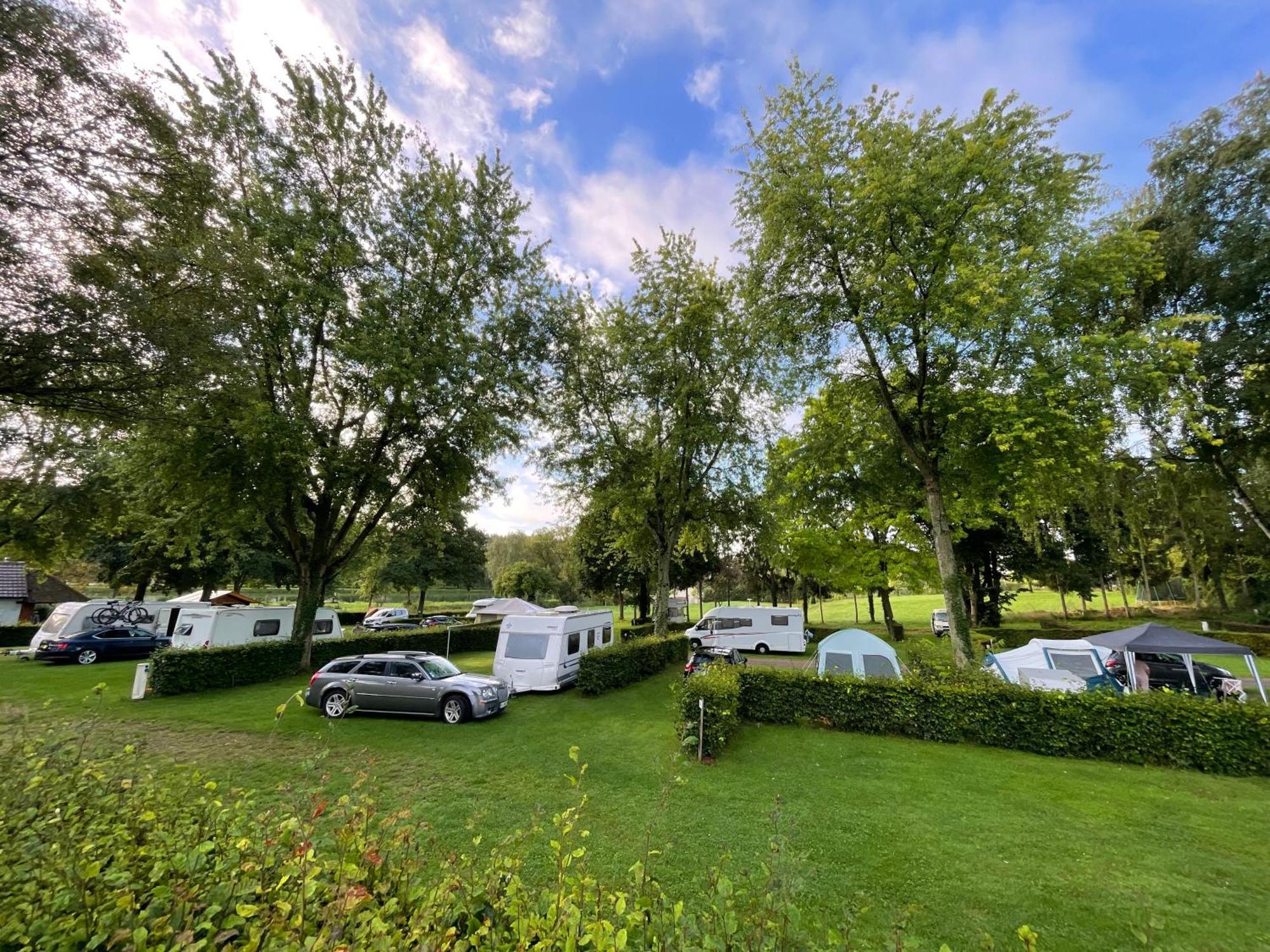 Camping Les Portes Du Perche Mamers Esterno foto