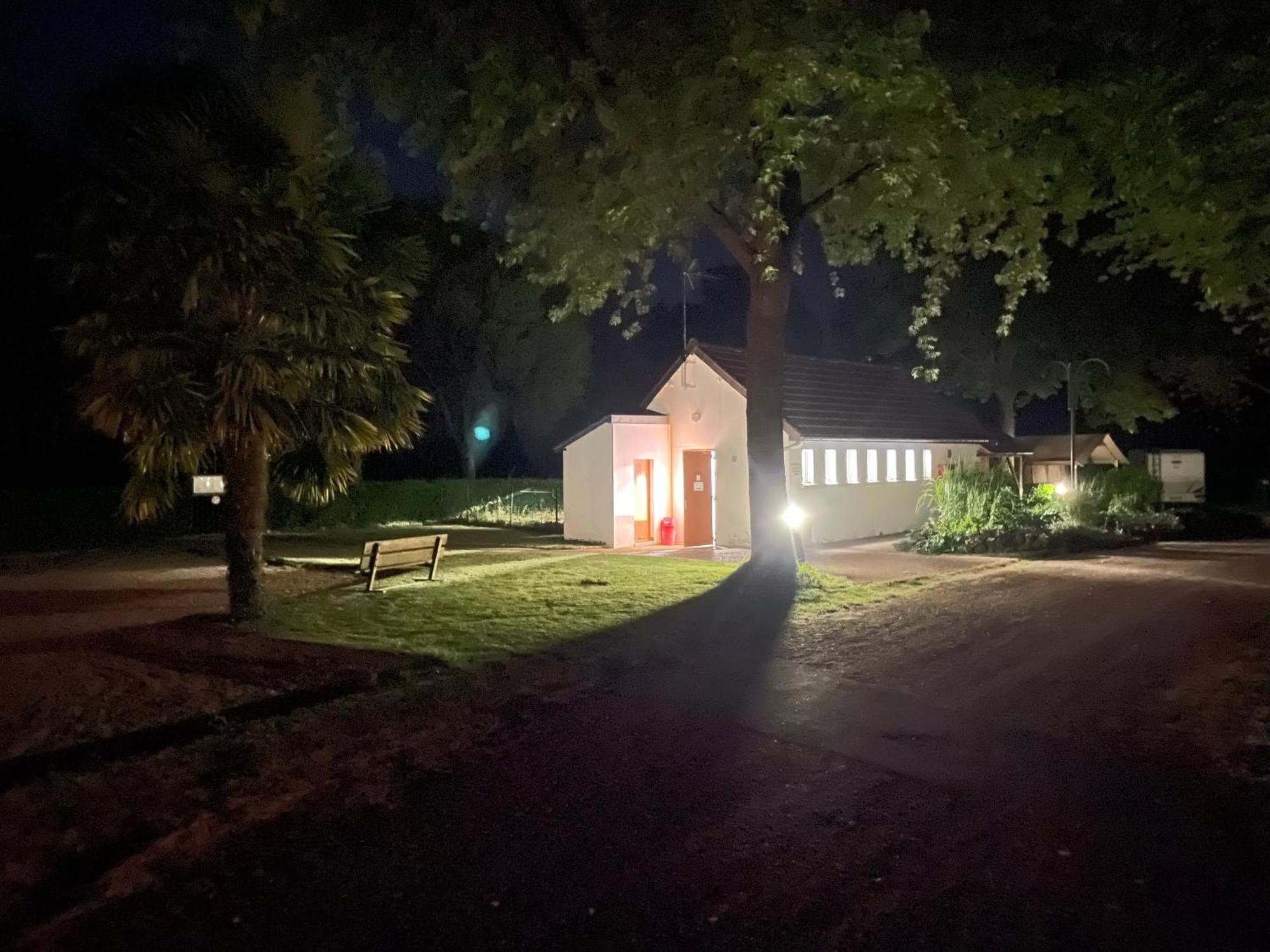 Camping Les Portes Du Perche Mamers Esterno foto