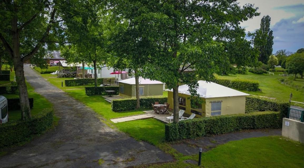 Camping Les Portes Du Perche Mamers Esterno foto